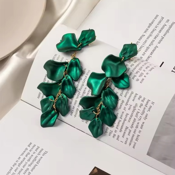 Monique - Bohemian Long Drop Earrings.Hot Item. NWT - Picture 5 of 6